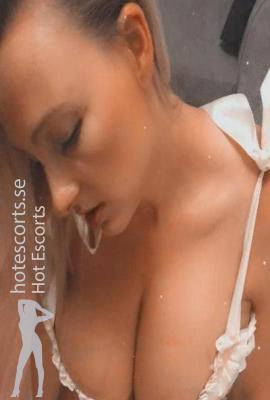 Lockande Lovisa  Escort Ekerö